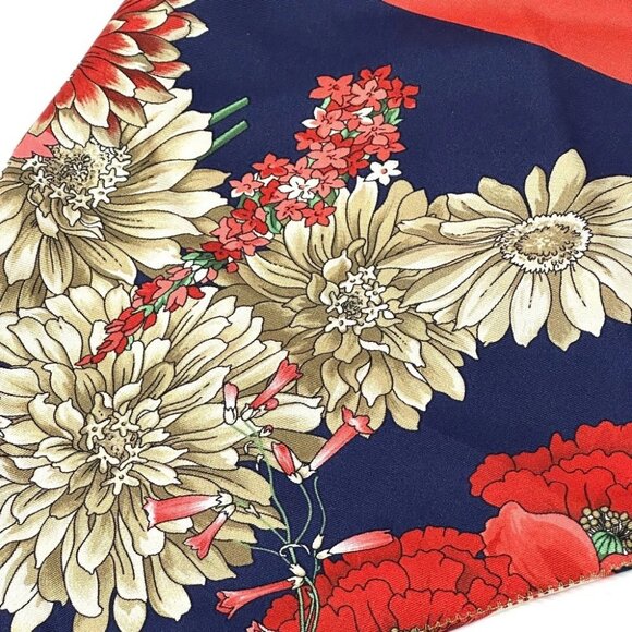 GUCCI Floral all-over pattern Flora Flower Triangle Scarf silk Multicolore - Picture 6 of 16